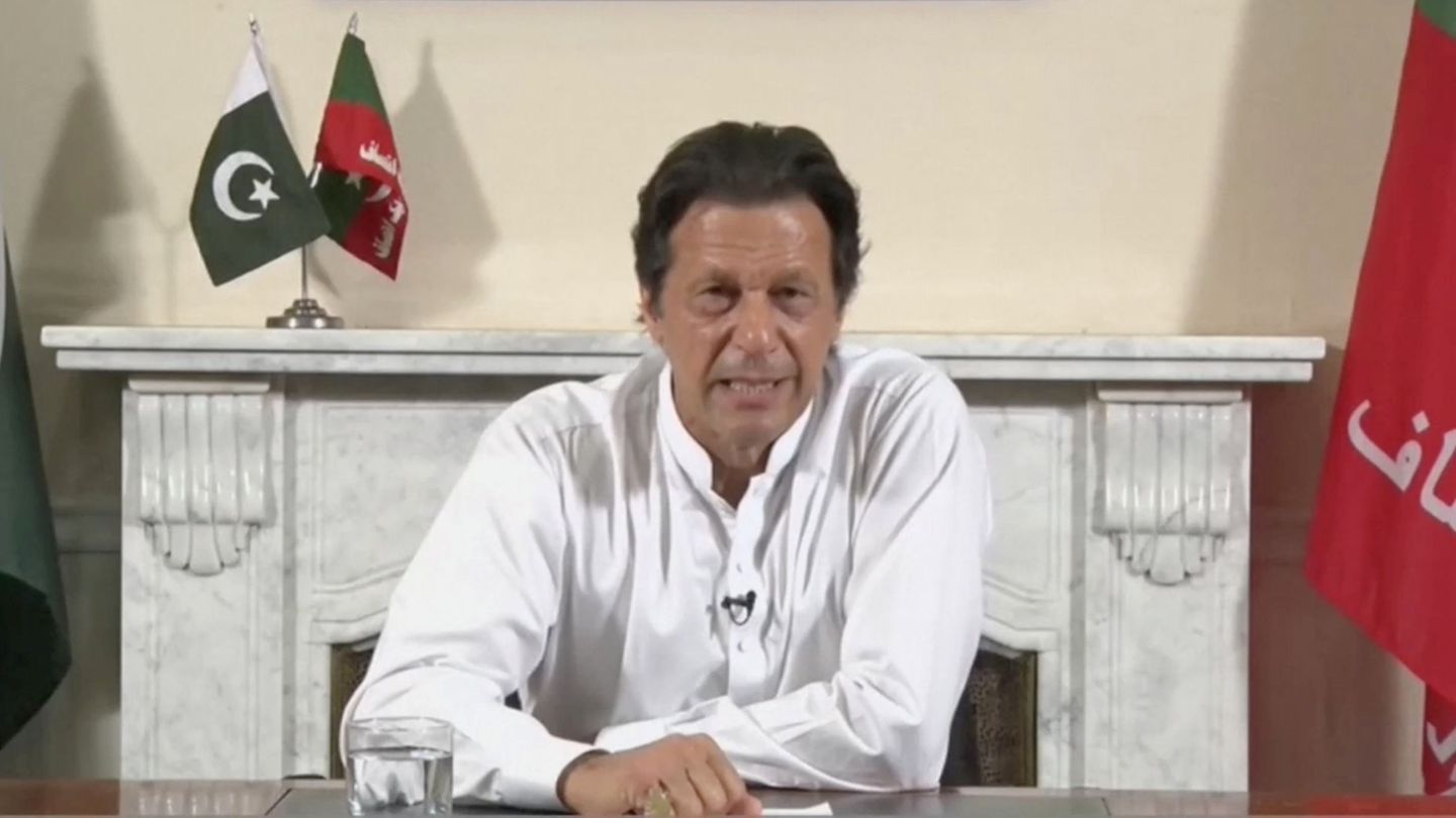 Imran Khan durante el discurso televisivo en el que ha proclamado su victoria. (Reuters)