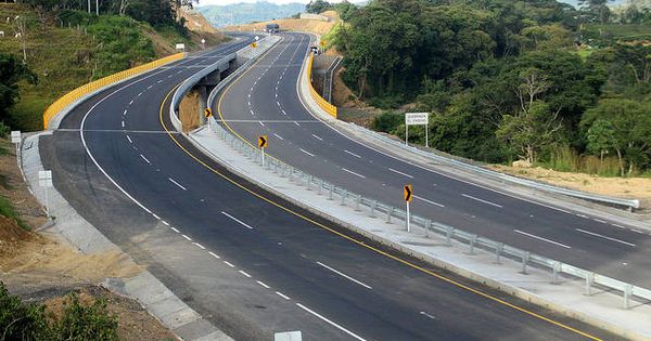 Foto: Autopista colombiana. (Ministerio de Transporte de Colombia)