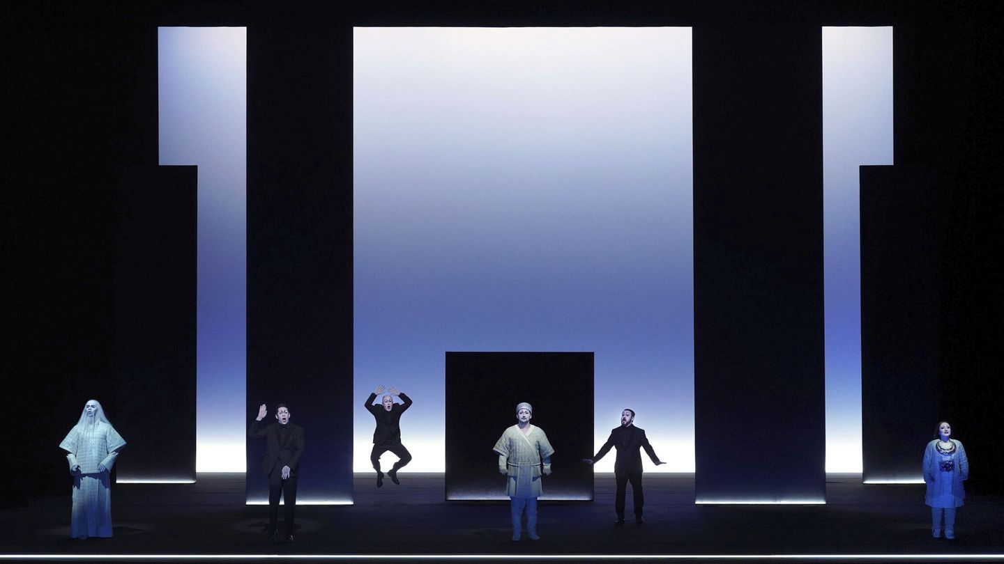 Imagen de 'Turandot', producción del Teatro Real con dirección de escena de Robert Wilson y dirección musical de Nicola Luisotti. (EFE/Teatro Real)
