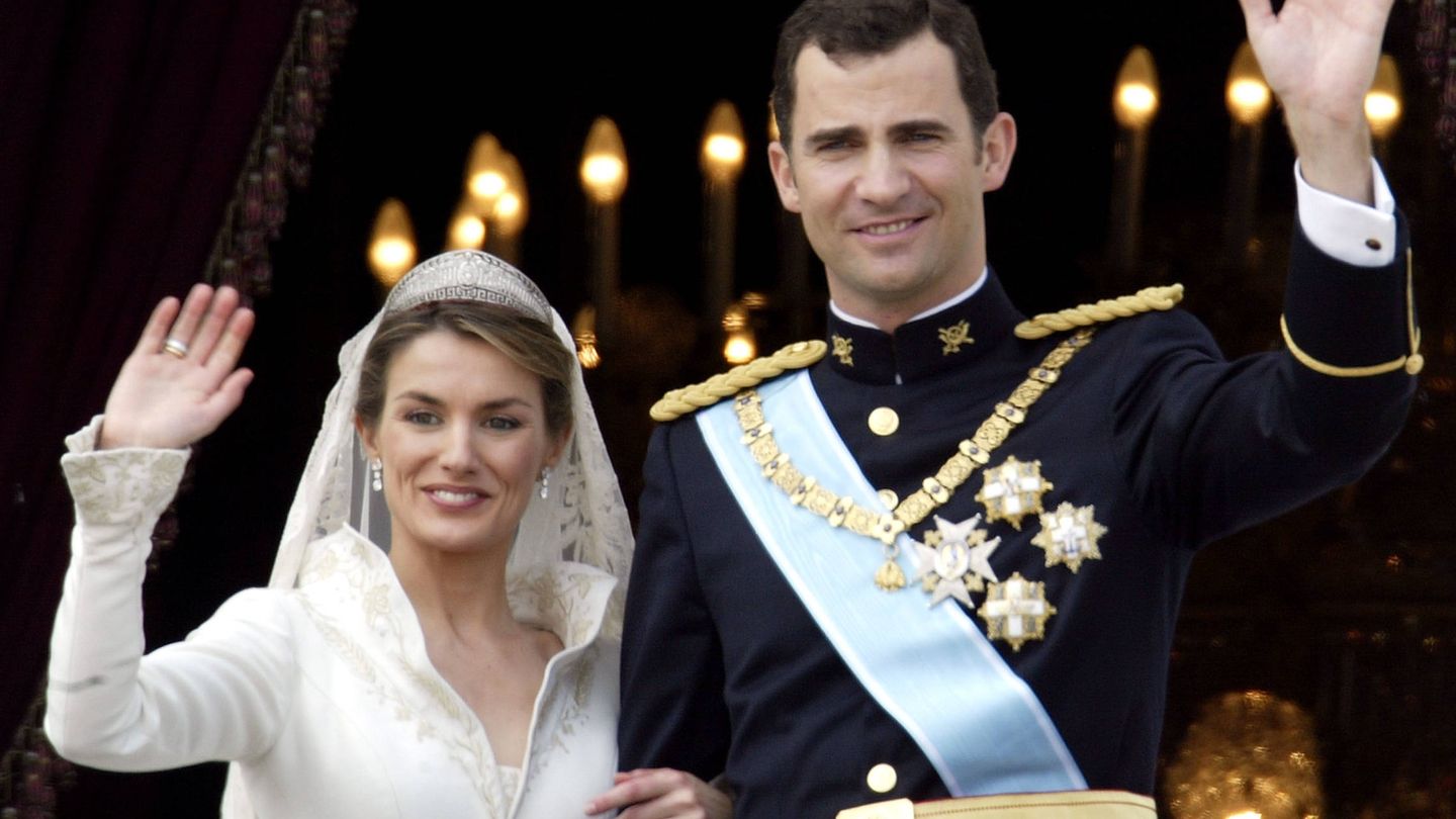 Felipe de Borbón y Letizia Ortiz, recién casados. (Getty)