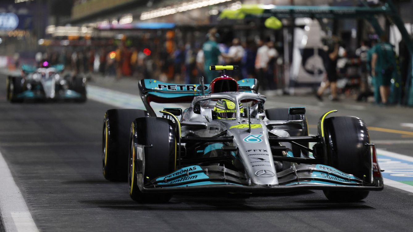 Foto: Mercedes afronta su peor temporada desde 2014 con el radical W13, al que todavía no comprende. (REUTERS/Hamad I Mohammed Pool)