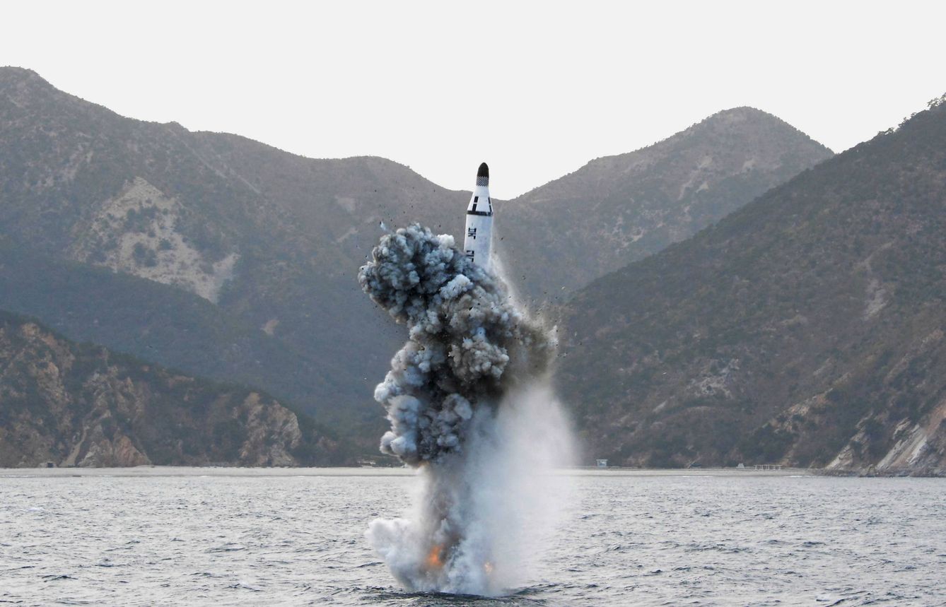 Prueba de un misil balístico submarino lanzado por Corea del Norte. (Foto: Reuters)