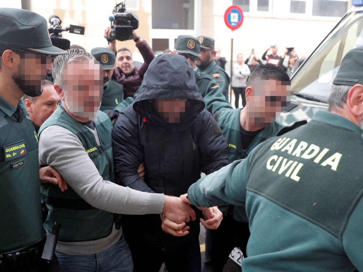 Foto: El sospechoso de la muerte de Marta Calvo, Jorge Ignacio P.J., a su llegada al Juzgado 6 de Alzira (Valencia) (EFE)