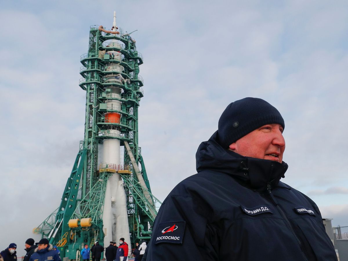 Foto: El director de Roscosmos, Dimitry Rogozin, puede tener problemas para seguir con el programa espacial ruso. (Reuters)