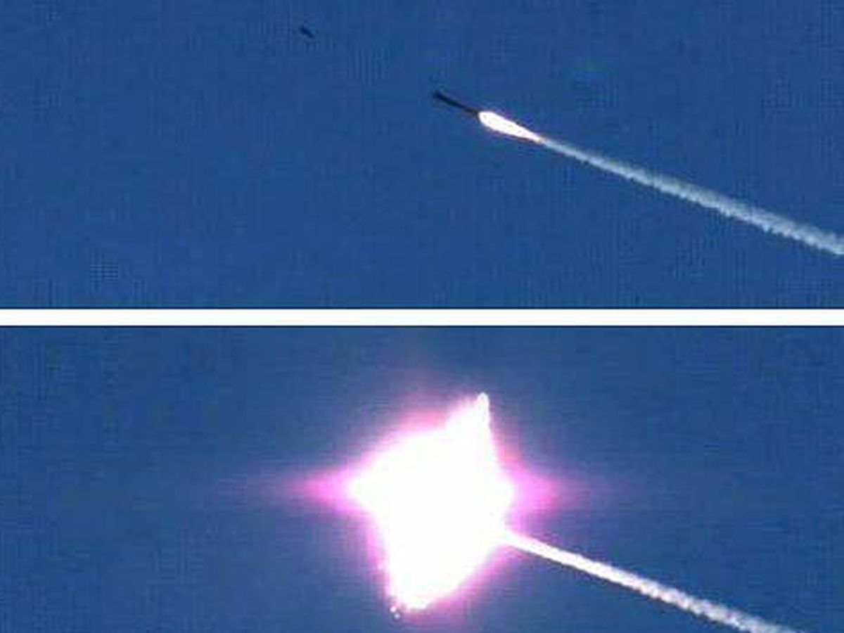 Foto: Imágenes que muestran cómo el Arrow 2 intercepta un misil enemigo (EFE/Ministerio de Defensa de Israel)