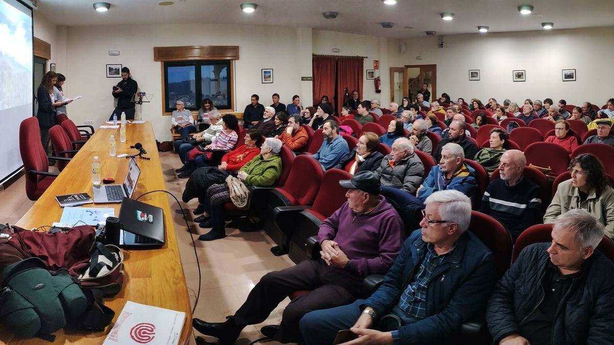 Arqueólogos y científicos firman un manifiesto contra el "expolio" de los montes gallegos