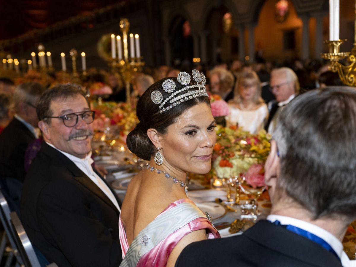Foto: La princesa Victoria de Suecia, en el banquete de los Premios Nobel 2022. (EFE/Pontus Lundahl)