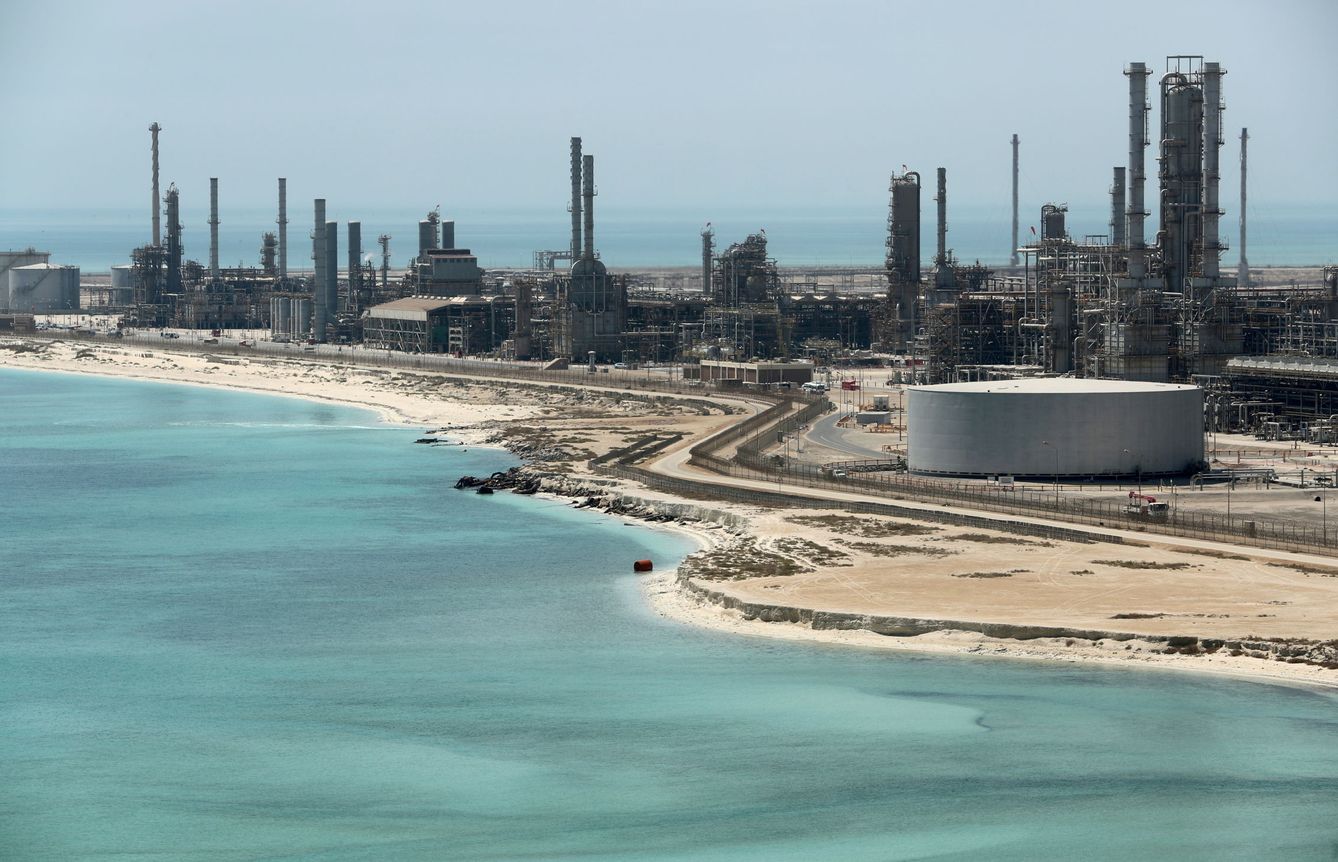 Una de las refinerías de Aramco en Arabia Saudí. Foto: Reuters