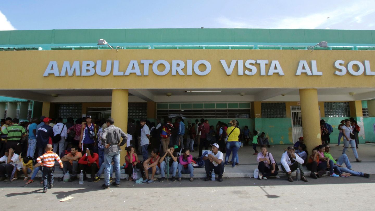 Venezolanos esperando para recibir un tratamiento antimalaria en San Félix, Venezuela, en noviembre de 2017 | Reuters