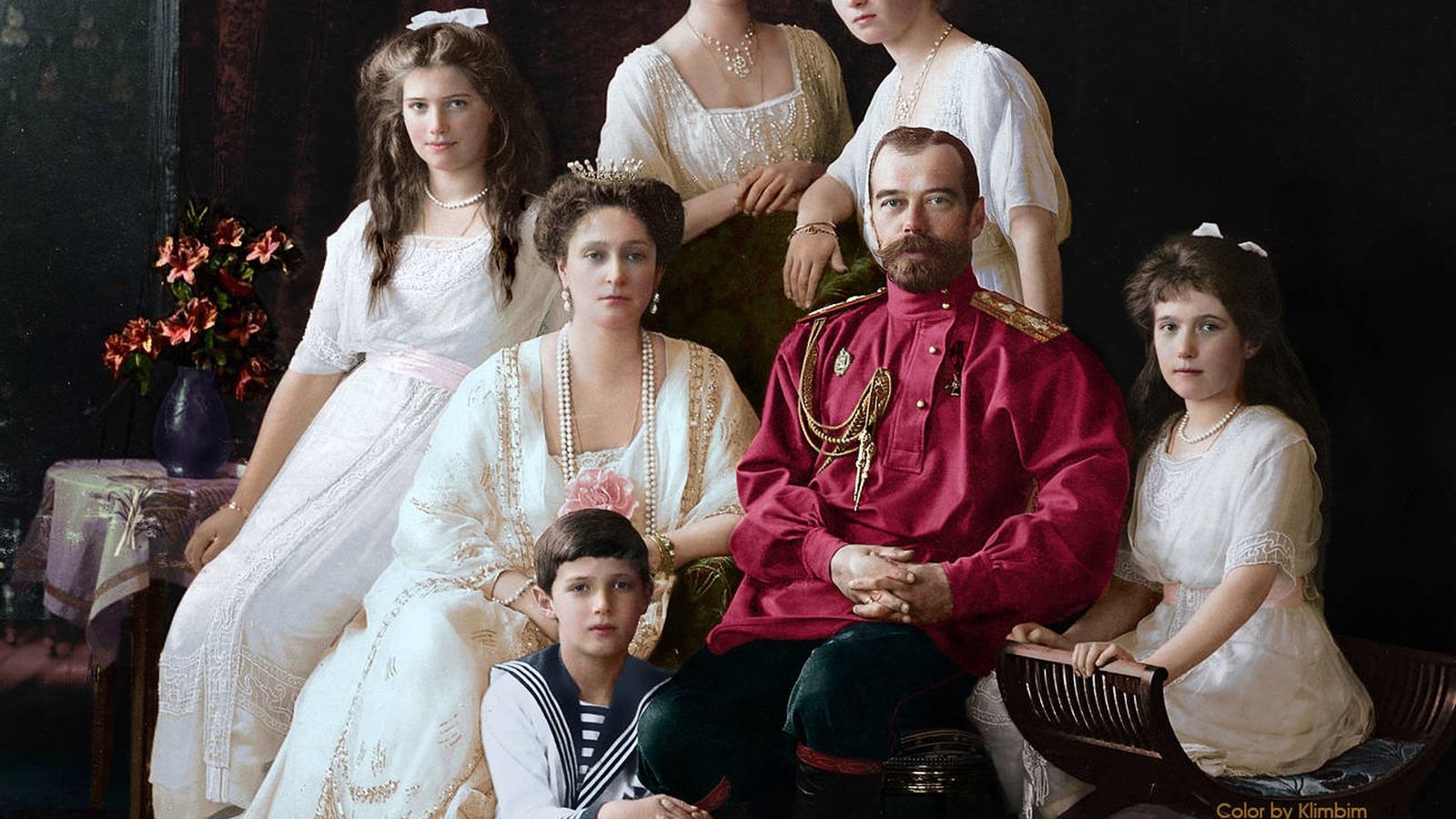 Foto: Imagen clásica del zar Nicolás II con su familia coloreada por la artista Olga Shirnina