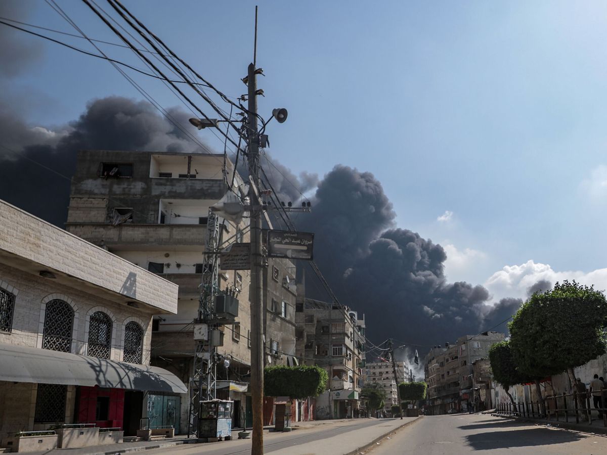 Foto: Ataque aéreo israelí contra Al-Tufah, Gaza. (EFE/EPA/Mohammed Saber)
