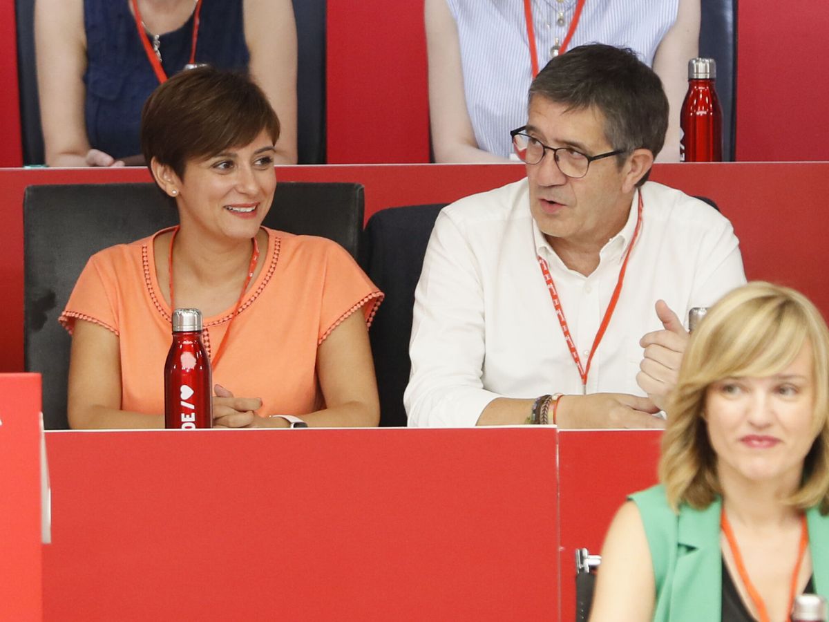 Foto: El portavoz del PSOE en el Congreso, Patxi López, y la ministra de Política Territorial, Isabel Rodríguez. (EFE/Mariscal)