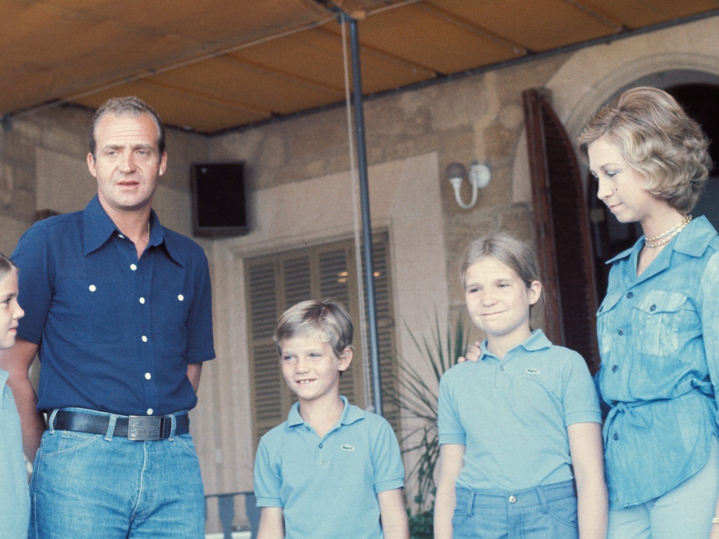 Don Juan Carlos y doña Sofía, con los tres hijos del matrimonio. 