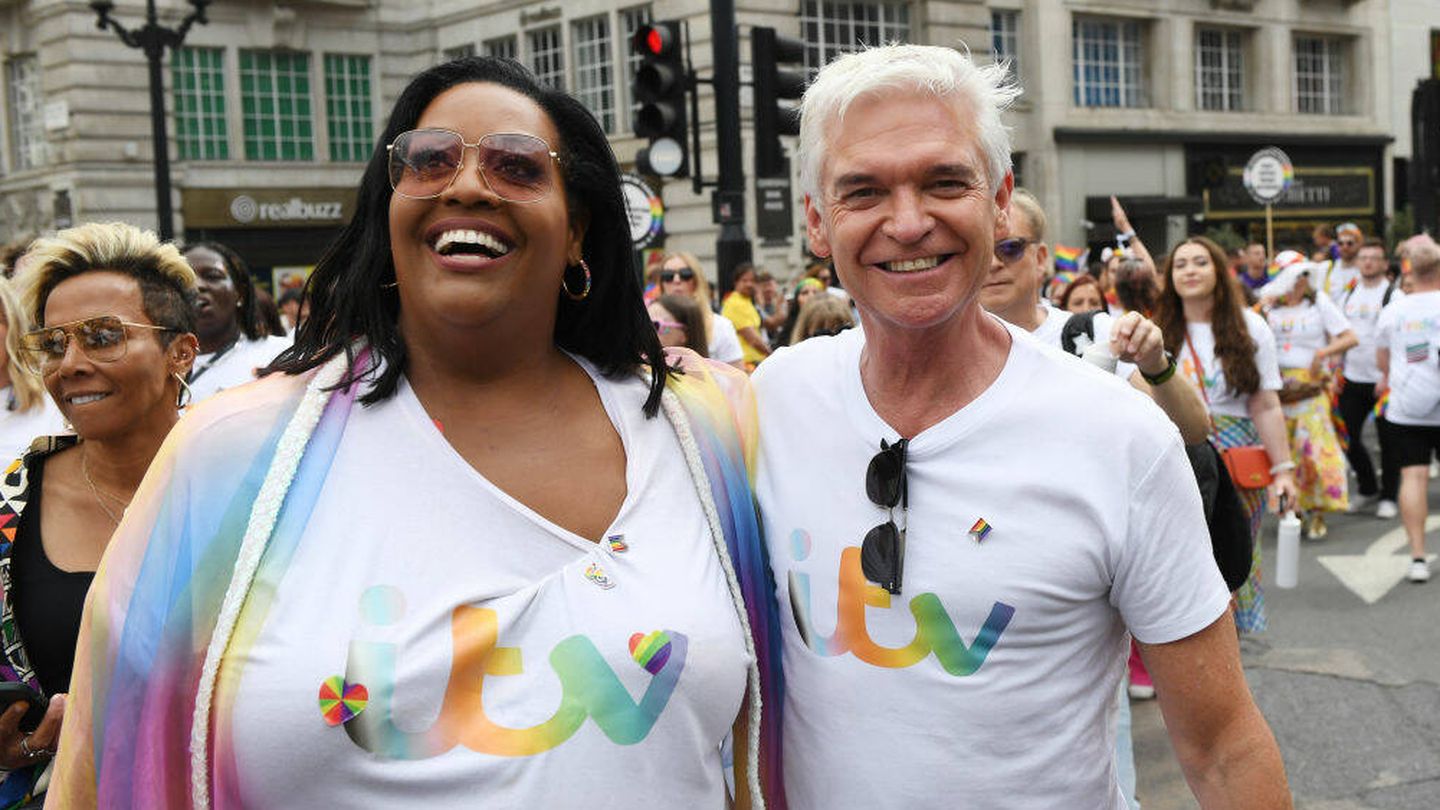  Alison Hammond y Phillip Schofield, en el Día del Orgullo 2022 en Londres. (Getty)