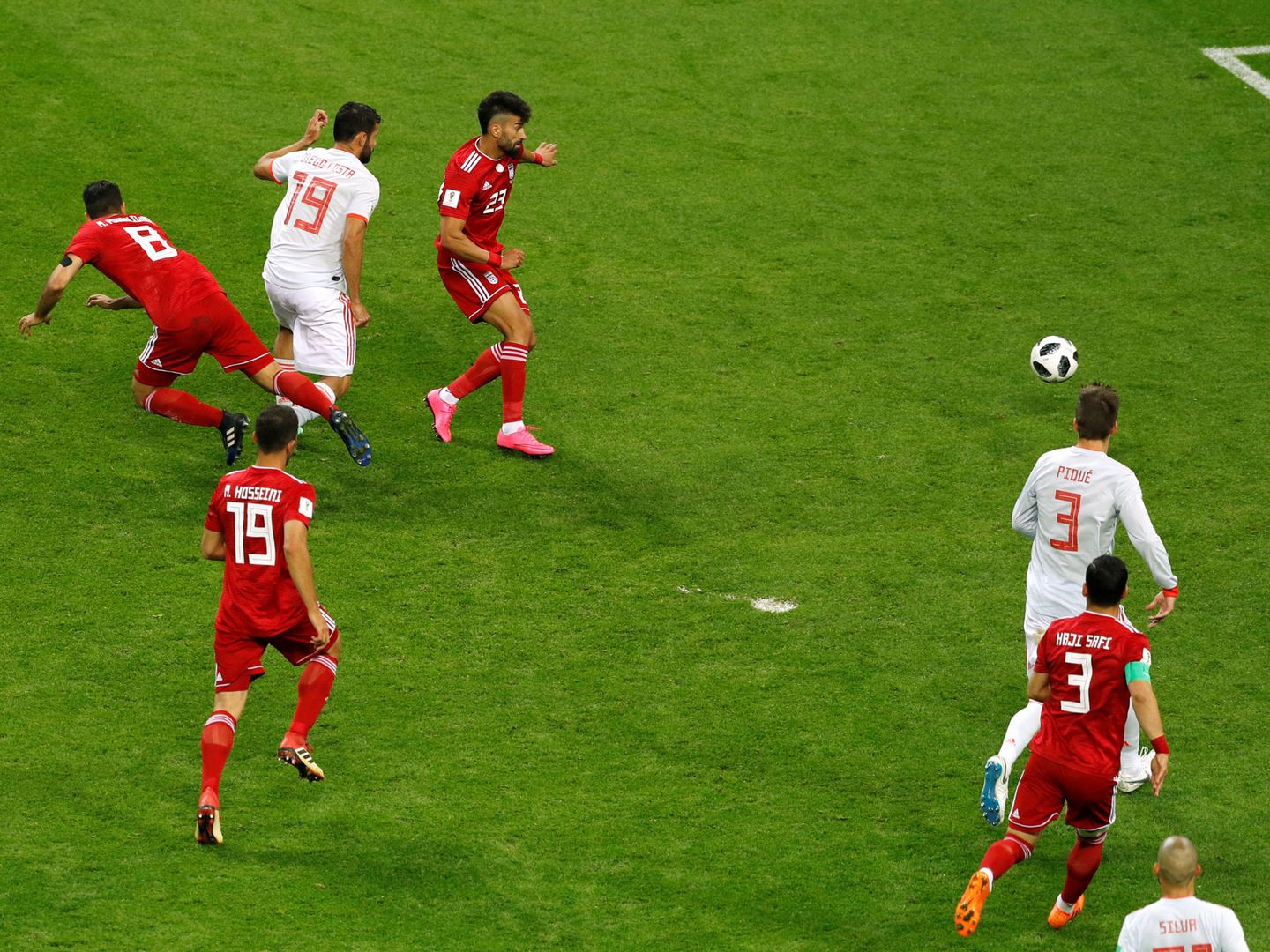 La acción del gol de Diego Costa, que ya lleva tres en el Mundial. (Reuters)