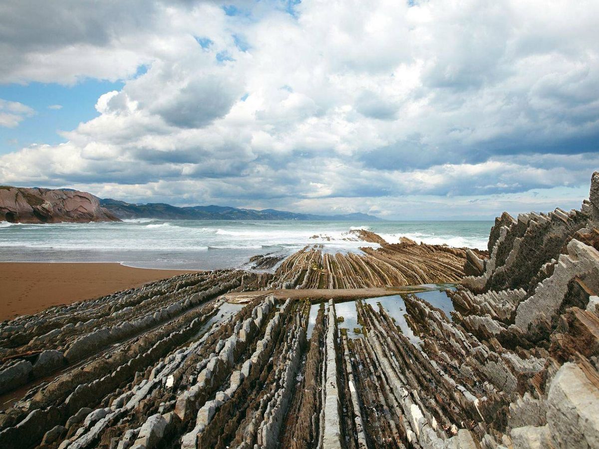 Foto: La espectacular playa del País Vasco. (Turismo de Euskadi)