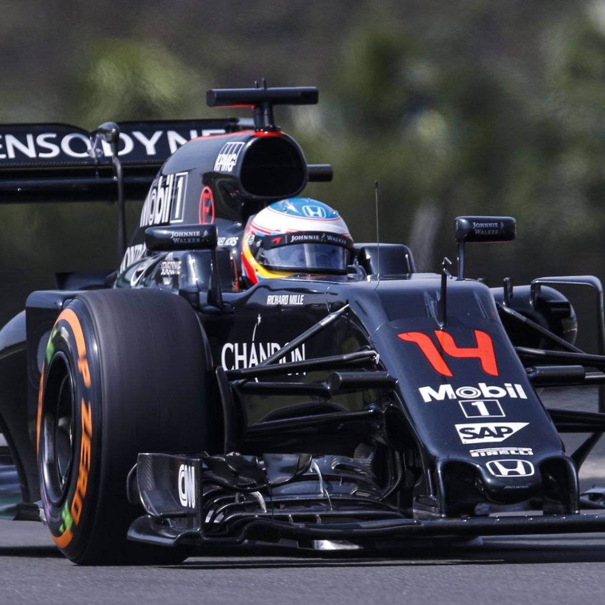 Fernando Alonso ya viste como piloto de McLaren-Honda