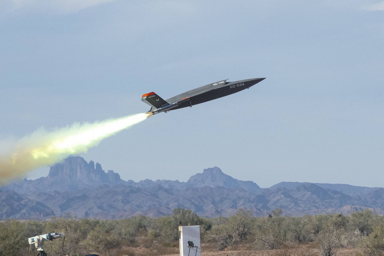 Lanzamiento del XQ-58A. (USAF)