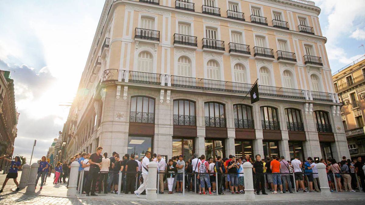 La familia mexicana Díaz-Estrada vende el edificio de Apple Store en la Puerta del Sol