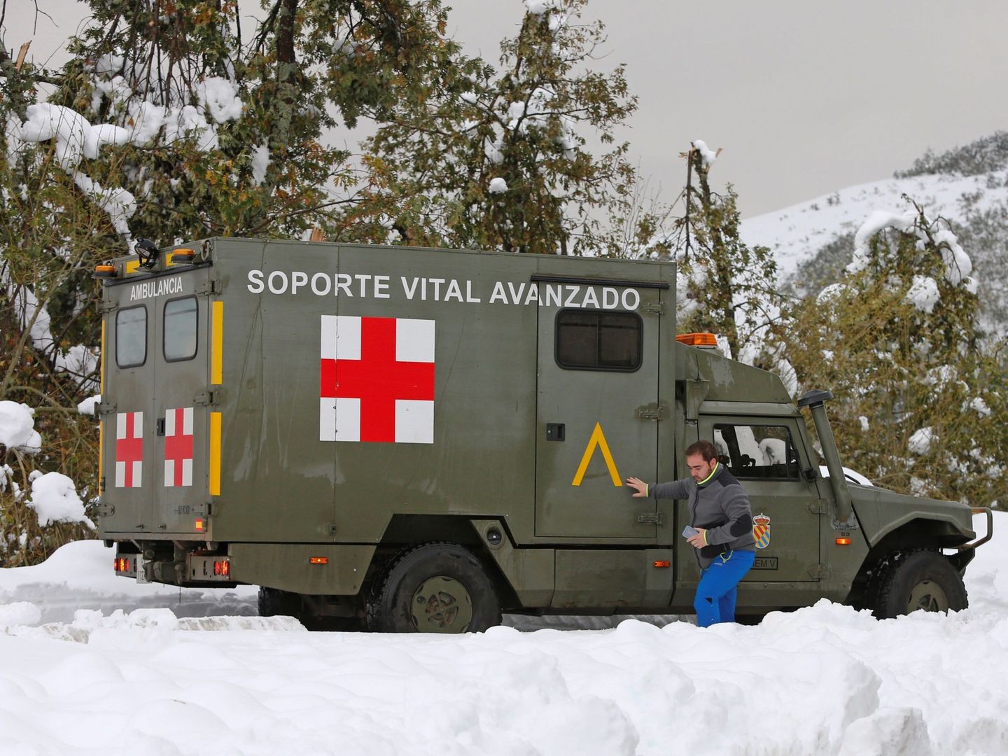 Efectivos de la Unidad Militar de Emergencias trasladados a Asturias. (EFE)