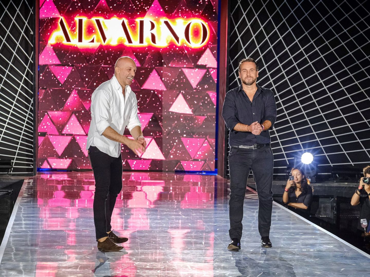 Los diseñadores Álvaro Castejón y Arnaud Maillard, en la Mercedes-Benz Fashion Week Ibiza. (EFE)