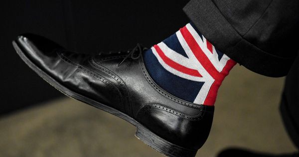 Foto: Detalle de los calcetines del europarlamentario británico partidario del Brexit Nigel Farage en el Parlamento Europeo en Estrasburgo, el 16 de diciembre de 2019. (Reuters)
