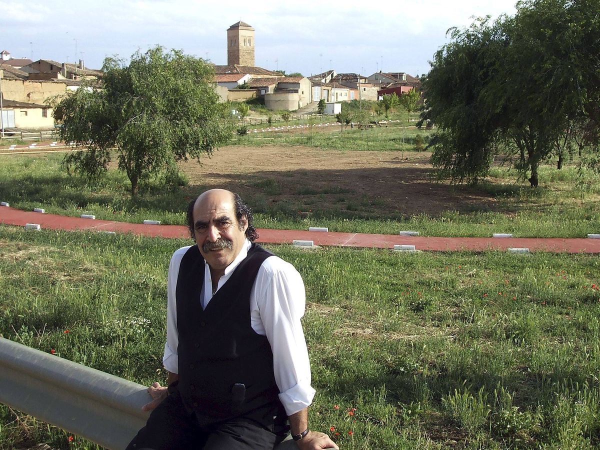 Foto: El alcalde de Castroverde de Campos, Cecilio Lera, en 2010. (EFE/Mariam A. Montesinos)