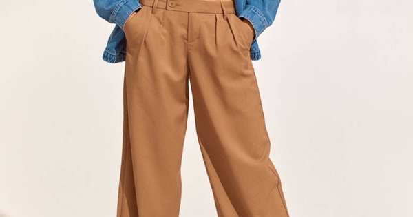 Los pantalones anchos están muy de moda este otoño y estos son los