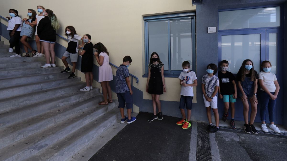 Francia cierra 22 escuelas por coronavirus solo cuatro días después de iniciar el curso