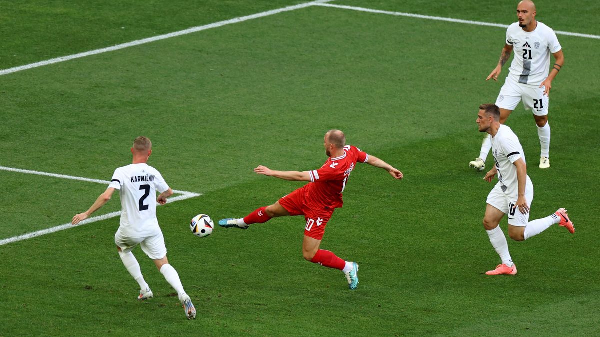Eslovenia pone a Dinamarca contra las cuerdas y neutraliza el gol de Eriksen (1-1)