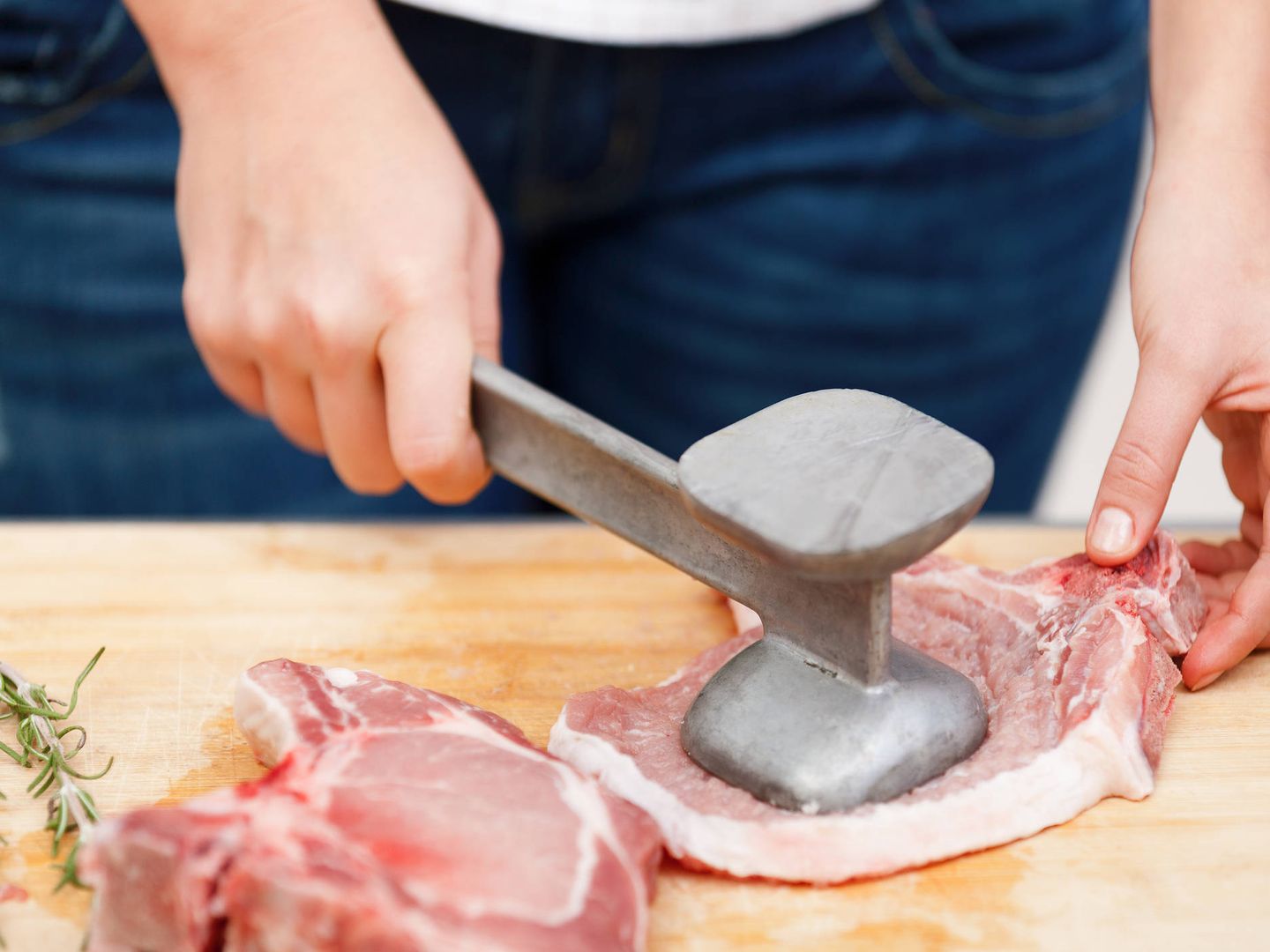 Esta herramienta es más habitual utilizarla en platos con carne de ternera. (iStock)