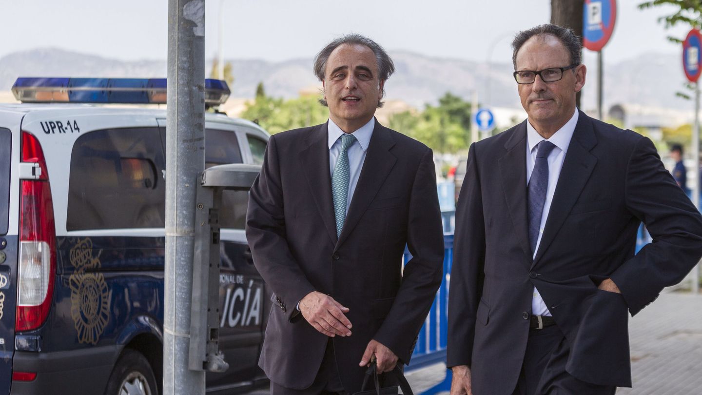 Pau Molins y Mario Pascual Vives, en Mallorca en el juicio por Nóos. (EFE/Cati Cladera)