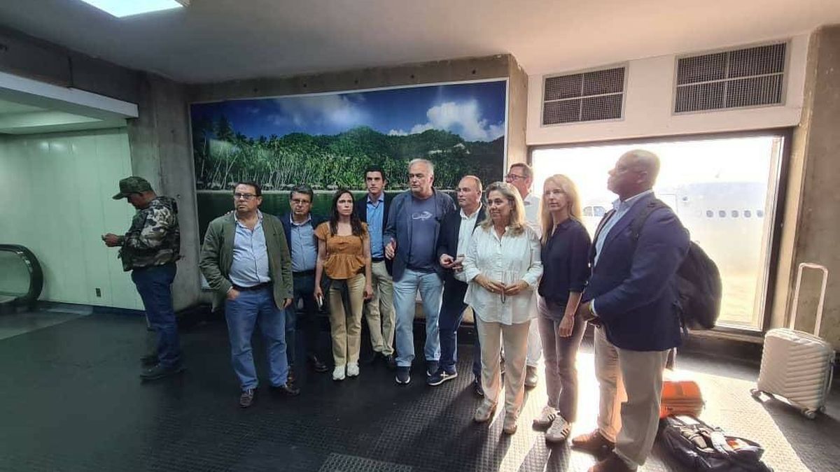La delegación del PP expulsada de Venezuela: es "lamentable" que "el Gobierno comparta el discurso del chavismo"