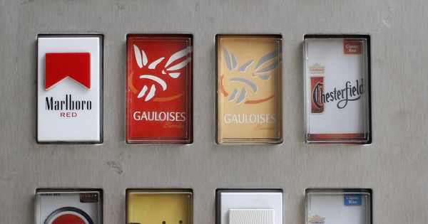 Foto: Máquina expendedora de tabaco en Viena. (Reuters)