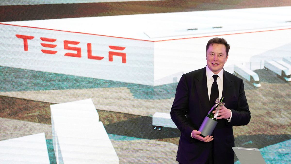 Elon Musk ayuda por sorpresa a Ifema y Burgos: Tesla envía 40 ventiladores a España