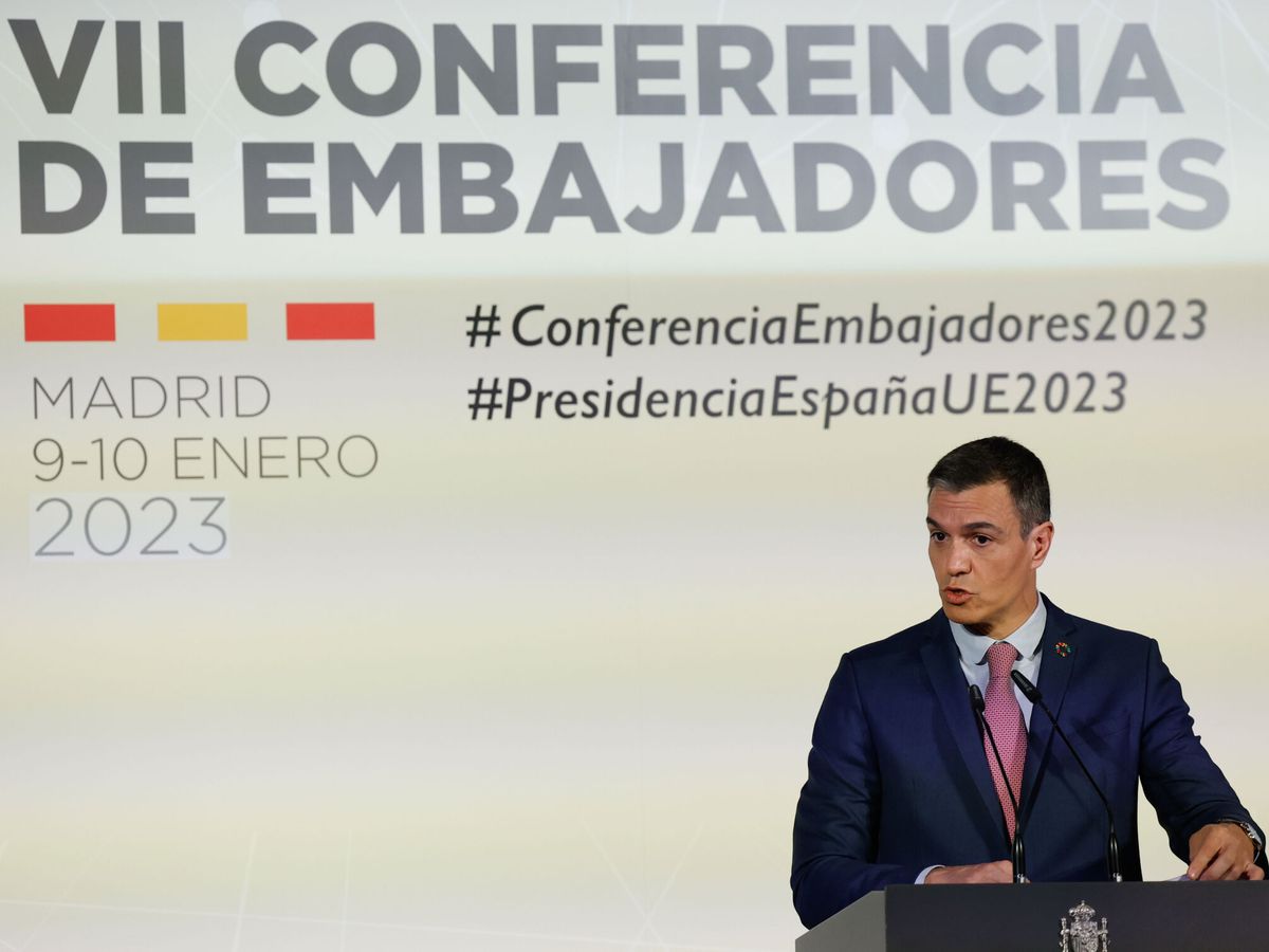 Foto: El presidente del Gobierno, Pedro Sánchez, en la inauguración este lunes de la VII Conferencia de Embajadores. (EFE/J. J. Guillén)