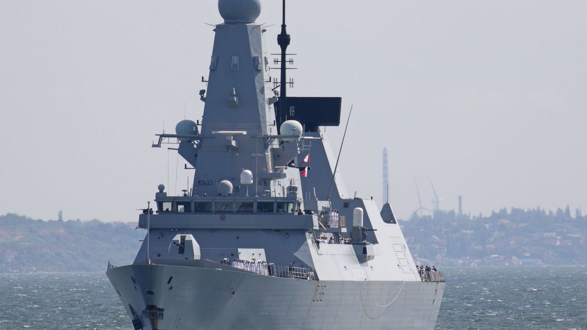 Rusia tacha de "deliberada" la "incursión" del destructor británico en aguas de Crimea