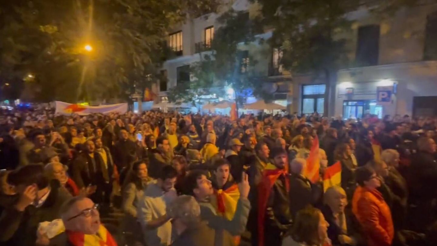 Imagen de la protesta en la calle Ferraz. (X)