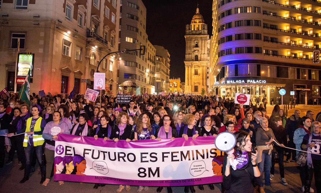 Cabecera de la manifestación del 8M en Málaga. (EFE)