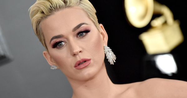 Los mejores memes del look de Katy Perry en los Grammy (y lo que ella opina)