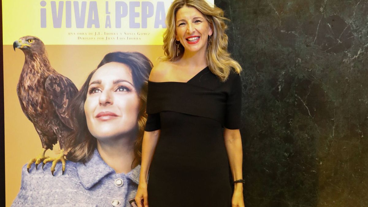 Yolanda Díaz, una vicepresidenta de photocall: su look para posar entre famosos