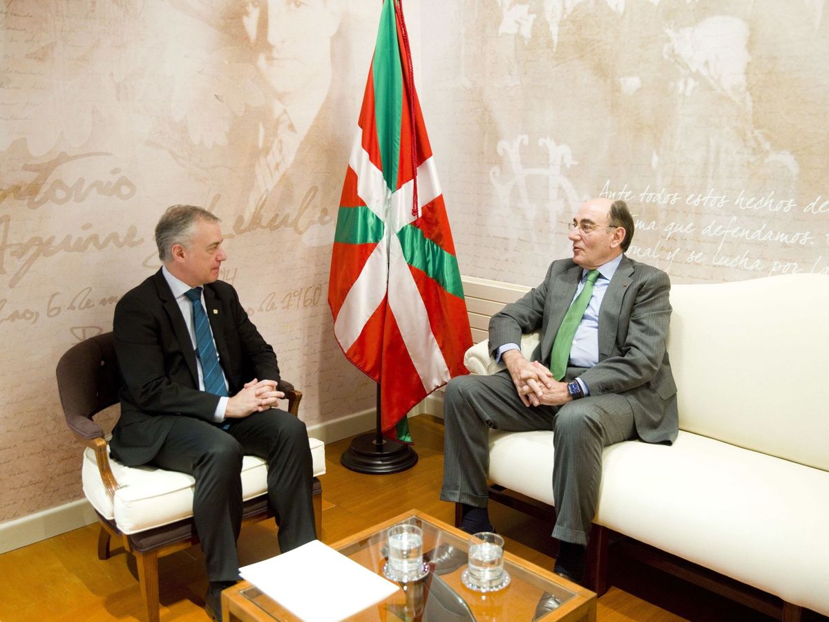 Foto: El presidente de Iberdrola, Sánchez Galán, con el lendakari Iñigo Urkullu. (EFE)