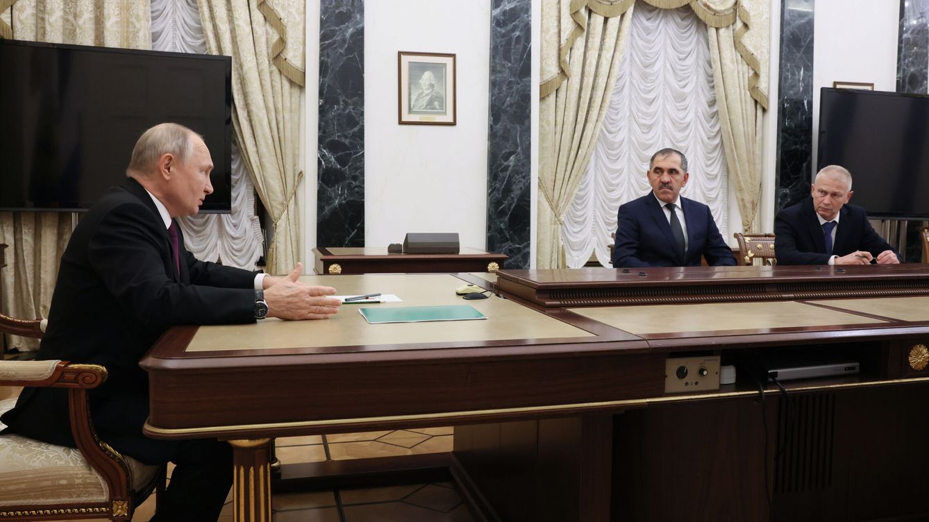 Foto: Vladímir Putin se reúne con Andrei Troshev en el Kremlin. (EFE/EPA/Mikhail Metzel/Kremlin)