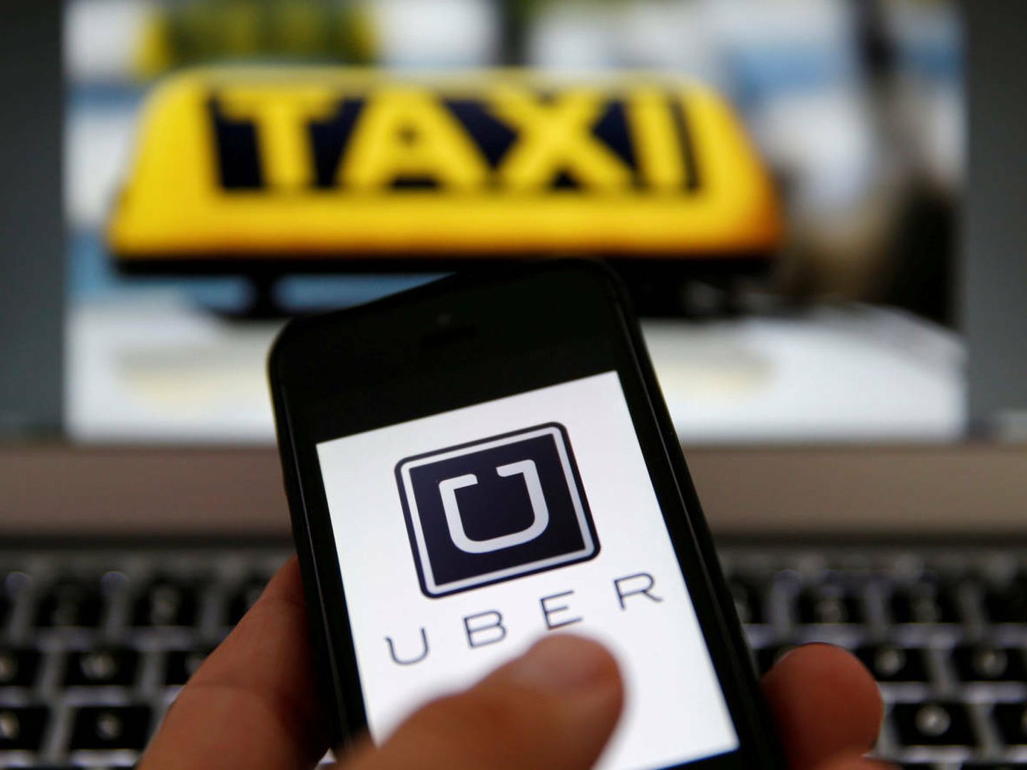 'App' de Uber, alternativa al taxi (REUTERS)