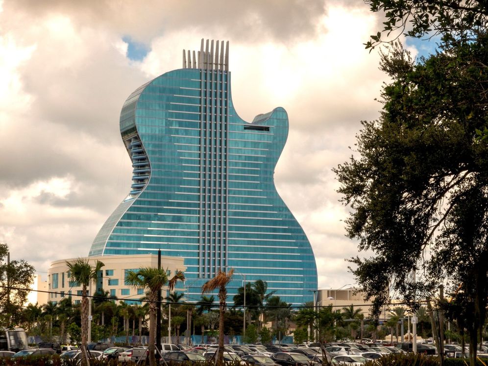 Foto: Abre el primer hotel del mundo con forma de guitarra (EFE EPA/CRISTOBAL HERRERA)