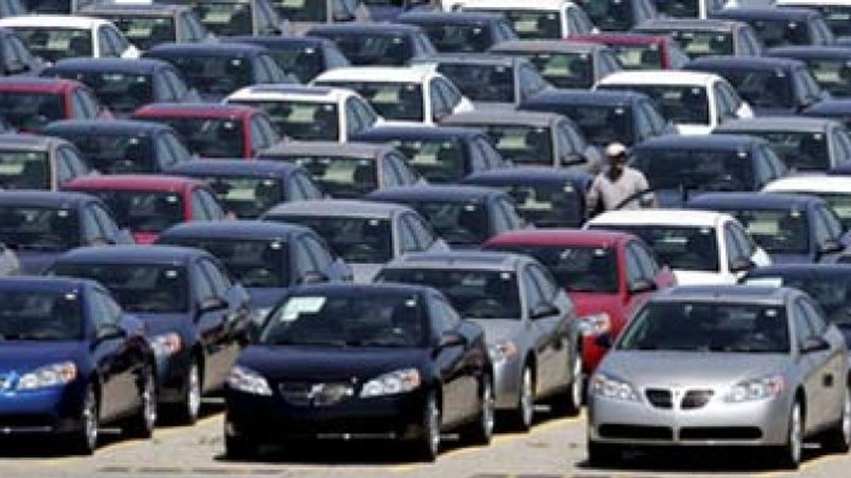 Las ventas de coches caen un 23,3% en mayo y encadenan once meses de retrocesos