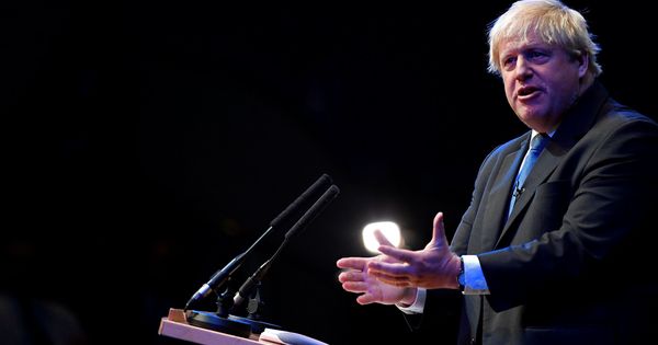 Foto: Boris Johnson, durante una conferencia en la que ha reivindicado los valores tradicionales de los 'tories'. (Reuters)