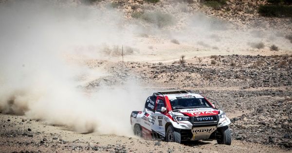 Foto: Fernando Alonso probará de nuevo esta semana el Toyota Hilux en Namibia. (EFE)