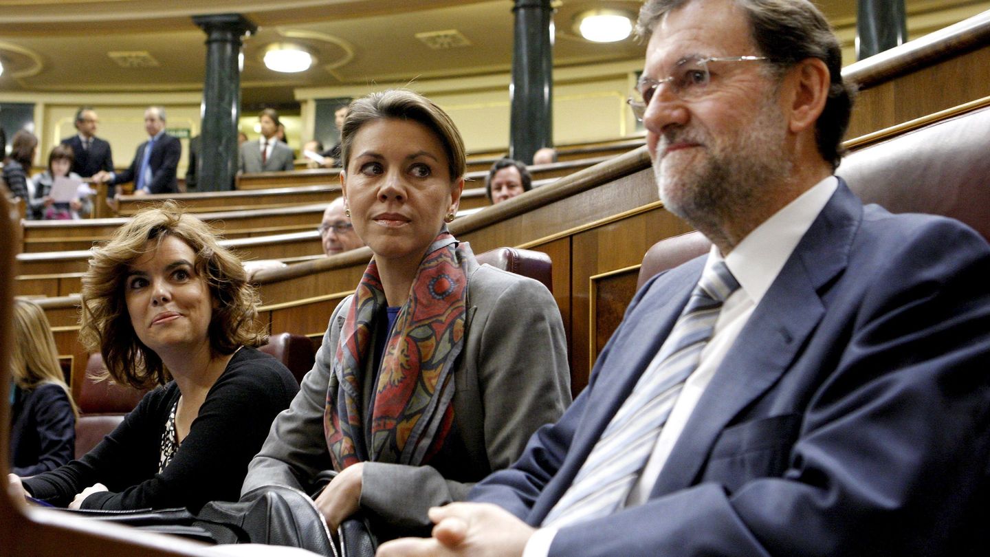 Los dirigentes 'populares' Sáenz de Santamaría, Cospedal y Rajoy en una imagen de archivo. (EFE)