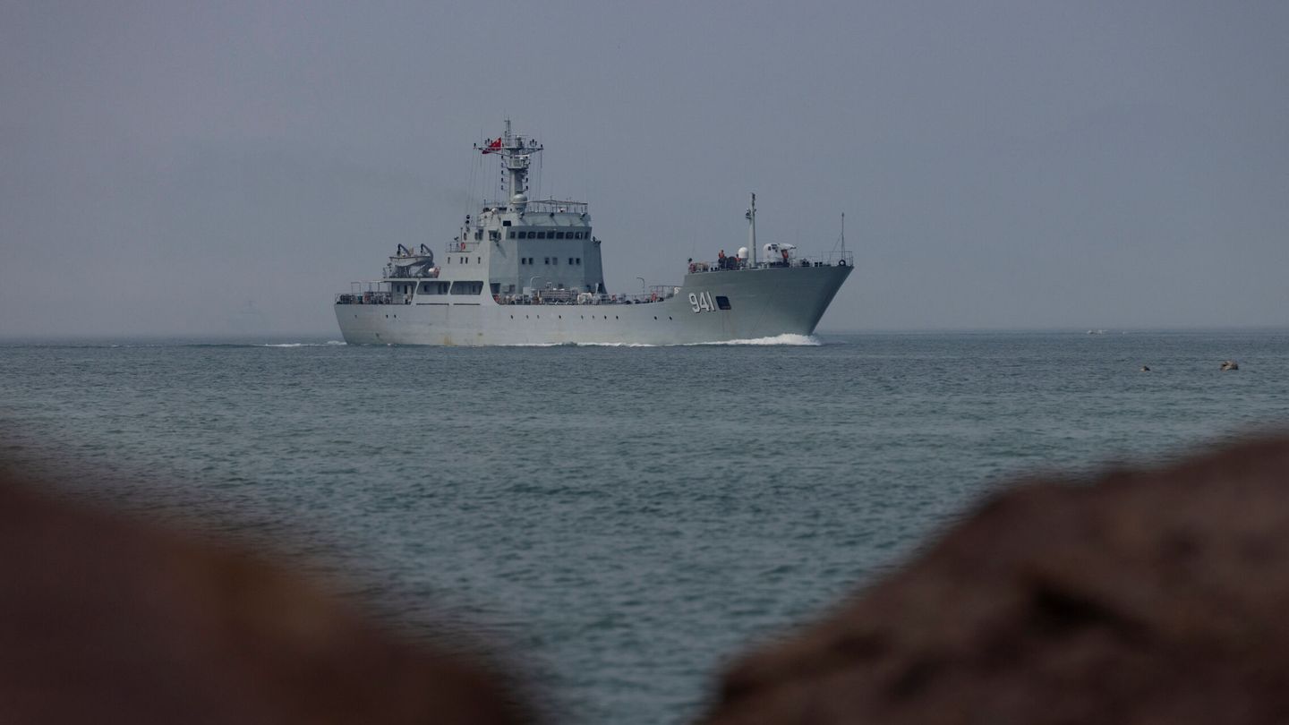 Un buque de guerra chino participa en un ejercicio militar en la costa china cerca de Fuzhou, provincia de Fujian. (Reuters)